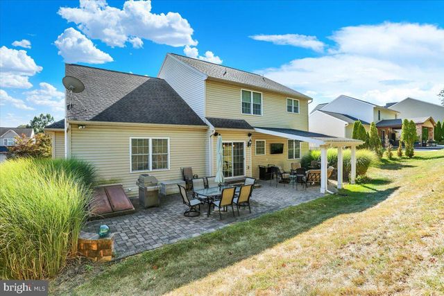 21 SAWGRASS DR, Reading, PA 19606