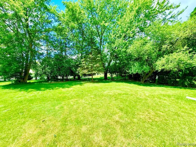 11614 Schram Street, Grand Blanc, MI 48439