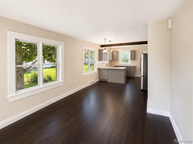 11614 Schram Street, Grand Blanc, MI 48439