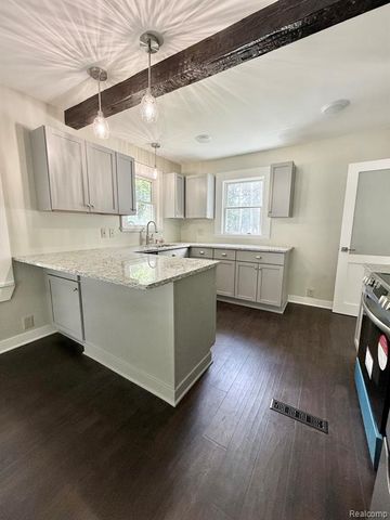 11614 Schram Street, Grand Blanc, MI 48439