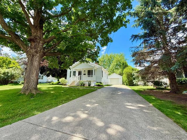 11614 Schram Street, Grand Blanc, MI 48439