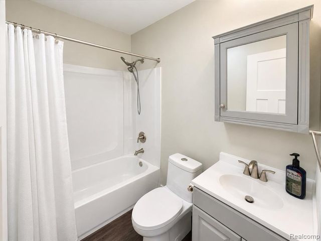 11614 Schram Street, Grand Blanc, MI 48439