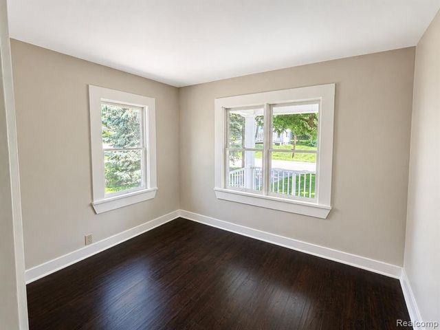 11614 Schram Street, Grand Blanc, MI 48439