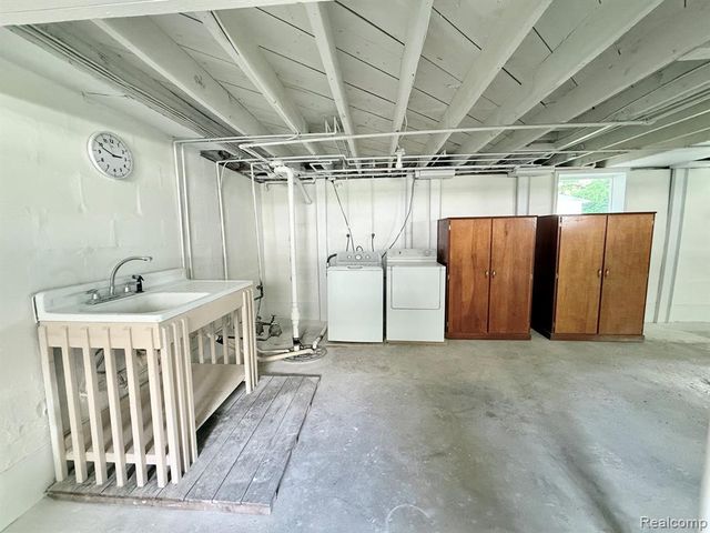 11614 Schram Street, Grand Blanc, MI 48439