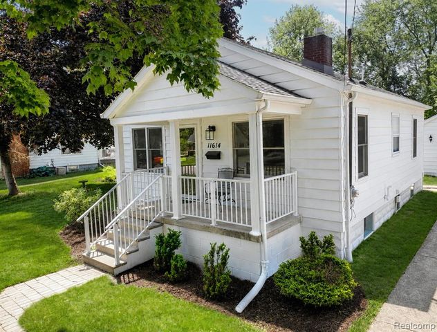11614 Schram Street, Grand Blanc, MI 48439