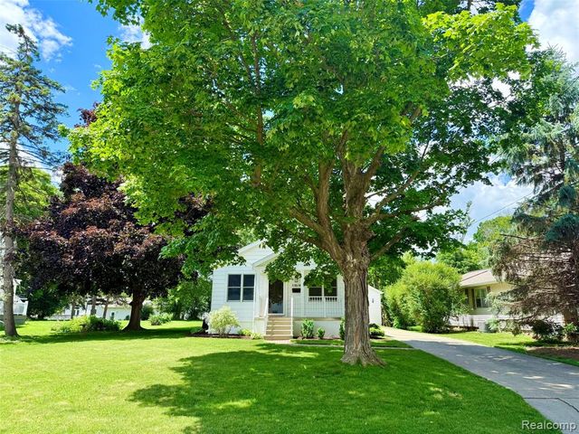11614 Schram Street, Grand Blanc, MI 48439