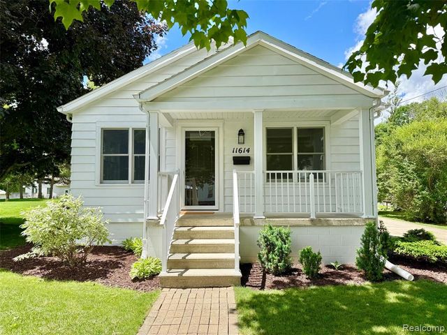 11614 Schram Street, Grand Blanc, MI 48439