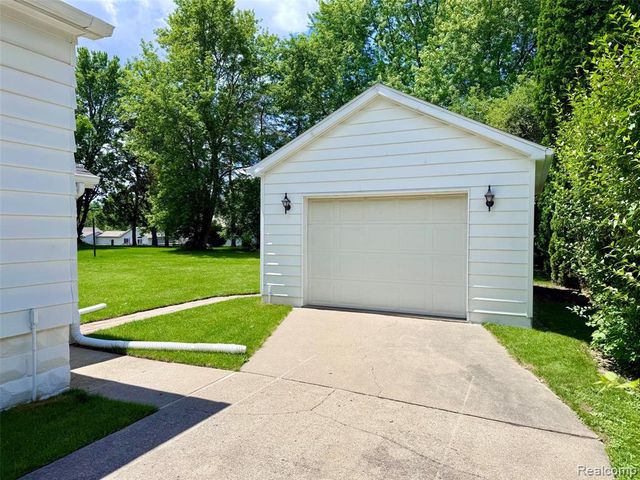 11614 Schram Street, Grand Blanc, MI 48439