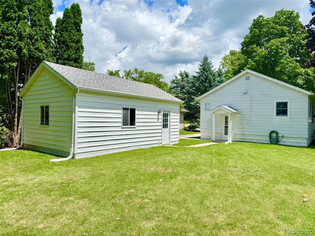 11614 Schram Street, Grand Blanc, MI 48439