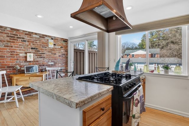 80 Yorktown Dr 80, Springfield, MA 01108
