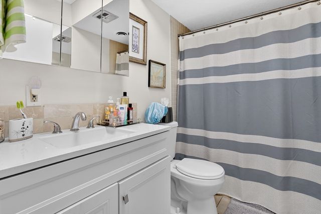 80 Yorktown Dr 80, Springfield, MA 01108
