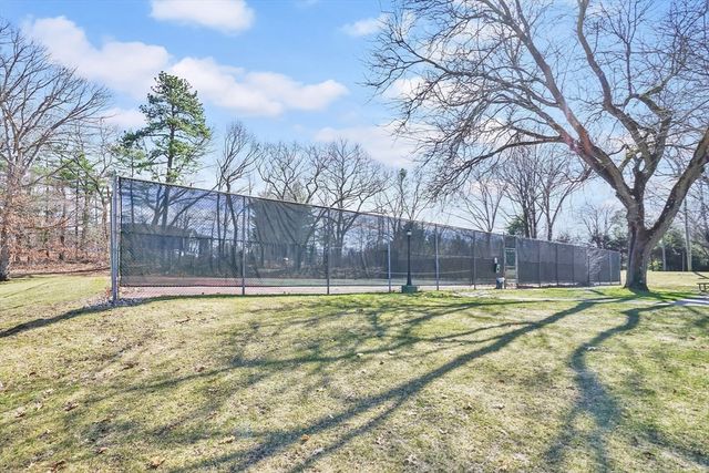 80 Yorktown Dr 80, Springfield, MA 01108