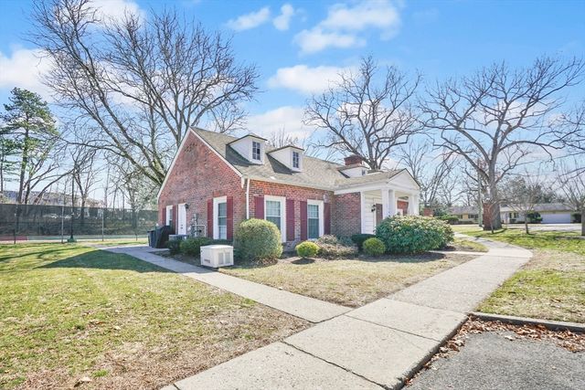 80 Yorktown Dr 80, Springfield, MA 01108