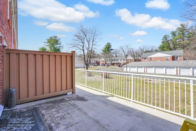 80 Yorktown Dr 80, Springfield, MA 01108