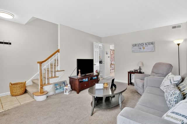 80 Yorktown Dr 80, Springfield, MA 01108