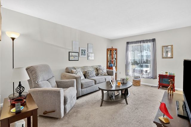 80 Yorktown Dr 80, Springfield, MA 01108