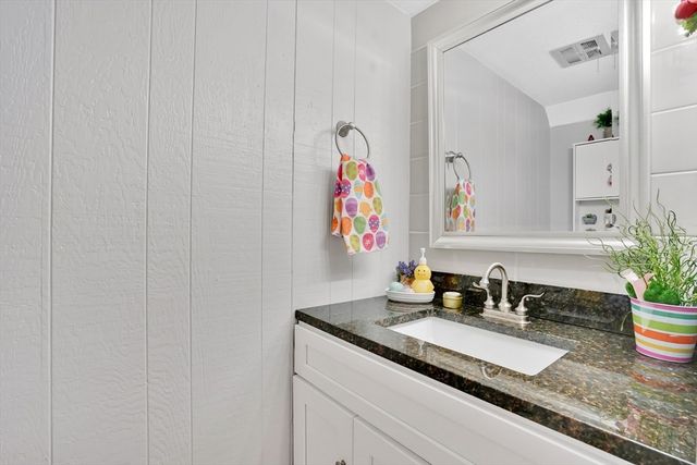 80 Yorktown Dr 80, Springfield, MA 01108