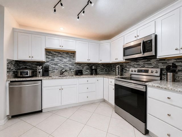 290 GLENEAGLES DRIVE, Orange Park, FL 32073