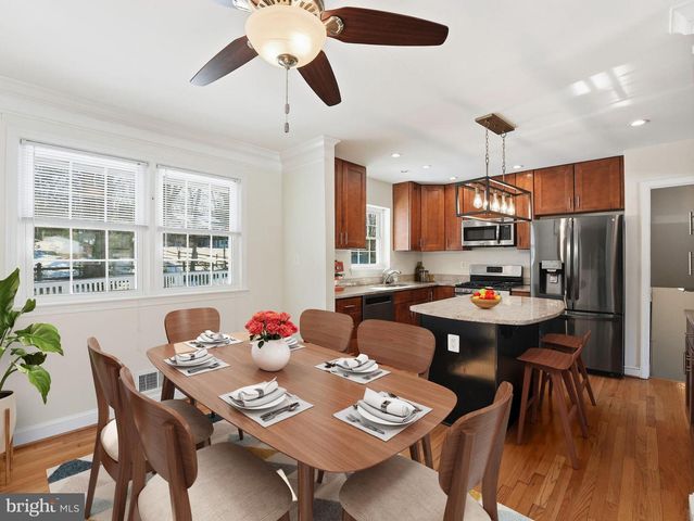 3015 CRANE DR, Falls Church, VA 22042