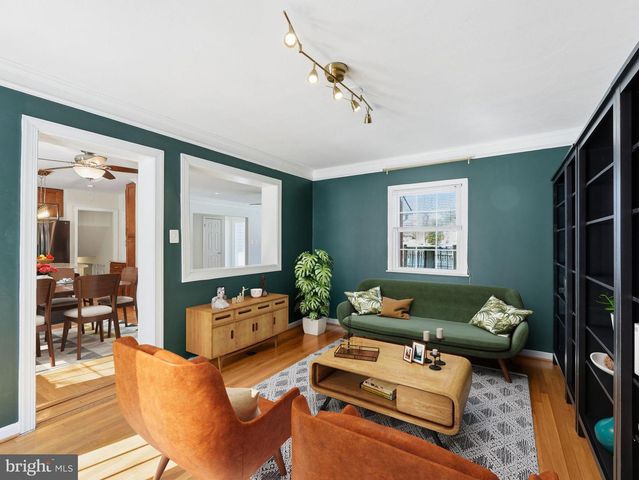 3015 CRANE DR, Falls Church, VA 22042