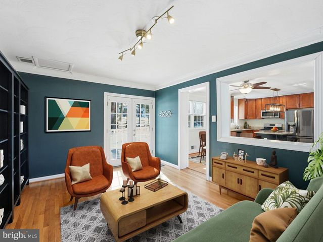 3015 CRANE DR, Falls Church, VA 22042