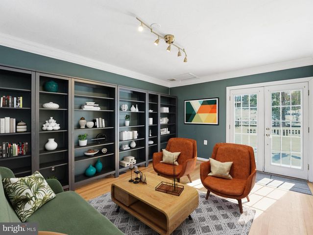 3015 CRANE DR, Falls Church, VA 22042