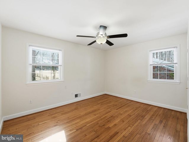 3015 CRANE DR, Falls Church, VA 22042