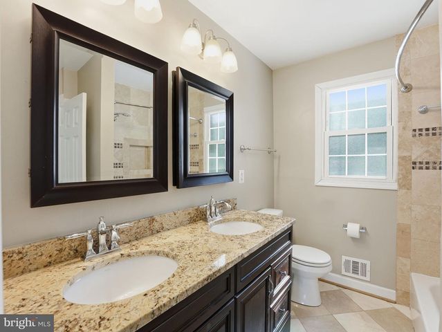 3015 CRANE DR, Falls Church, VA 22042