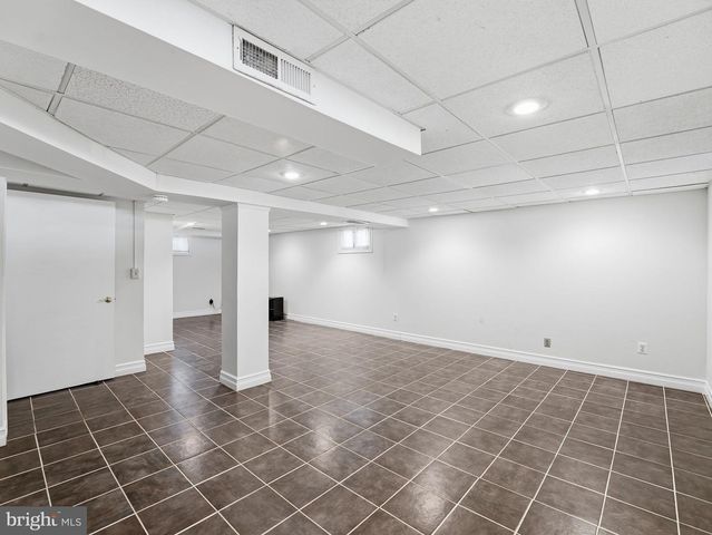 3015 CRANE DR, Falls Church, VA 22042