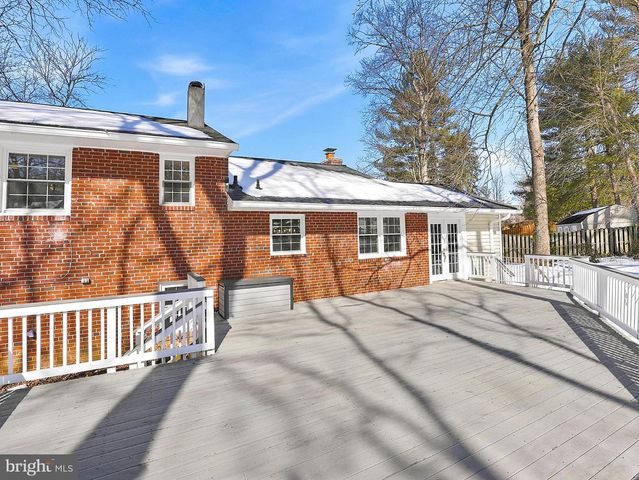 3015 CRANE DR, Falls Church, VA 22042