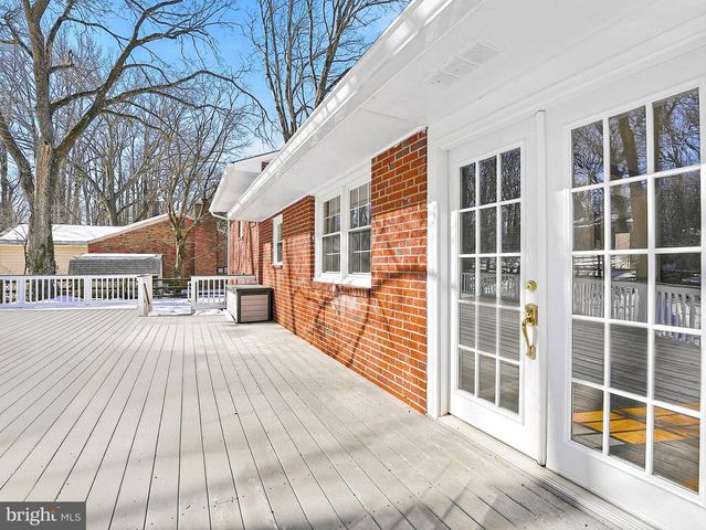 3015 CRANE DR, Falls Church, VA 22042