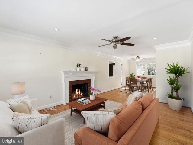 3015 CRANE DR, Falls Church, VA 22042