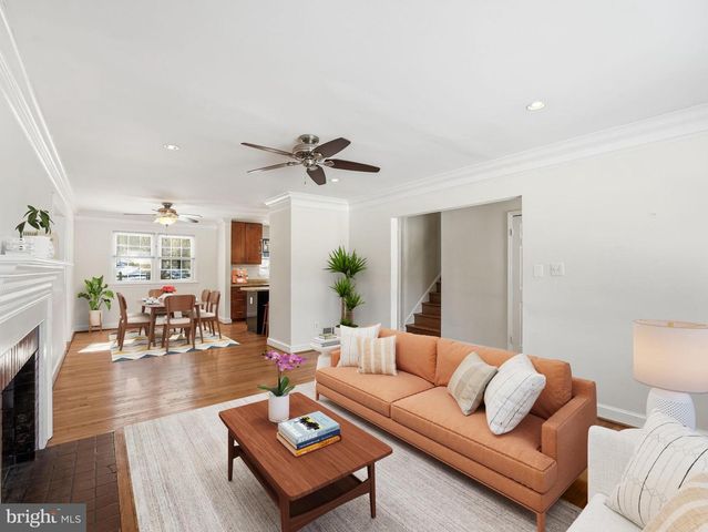 3015 CRANE DR, Falls Church, VA 22042