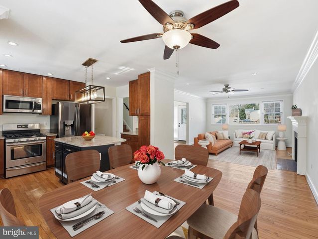 3015 CRANE DR, Falls Church, VA 22042