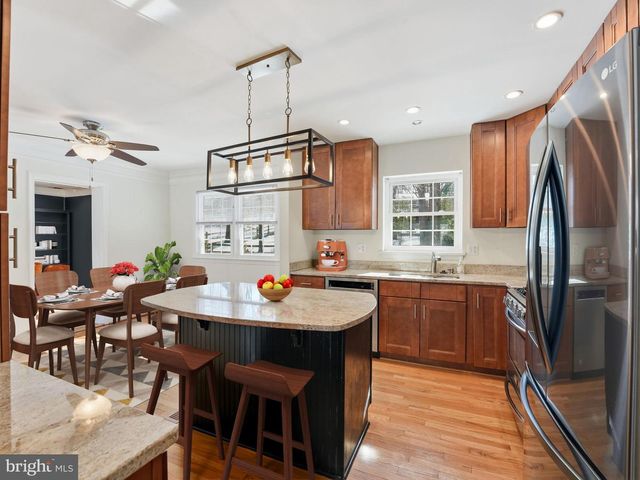 3015 CRANE DR, Falls Church, VA 22042