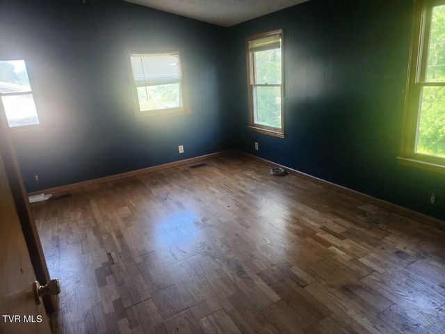 1111 Berry Road, Elizabethton, TN 37643