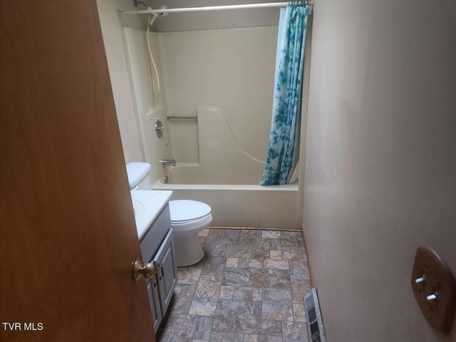 1111 Berry Road, Elizabethton, TN 37643