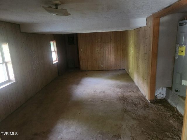 1111 Berry Road, Elizabethton, TN 37643