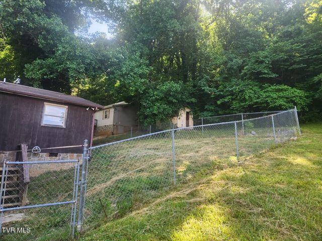 1111 Berry Road, Elizabethton, TN 37643