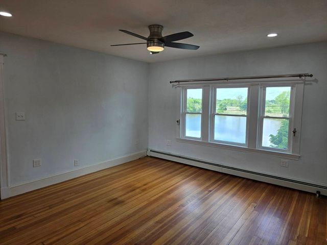 235 Washington Ave PH5, Winthrop, MA 02152