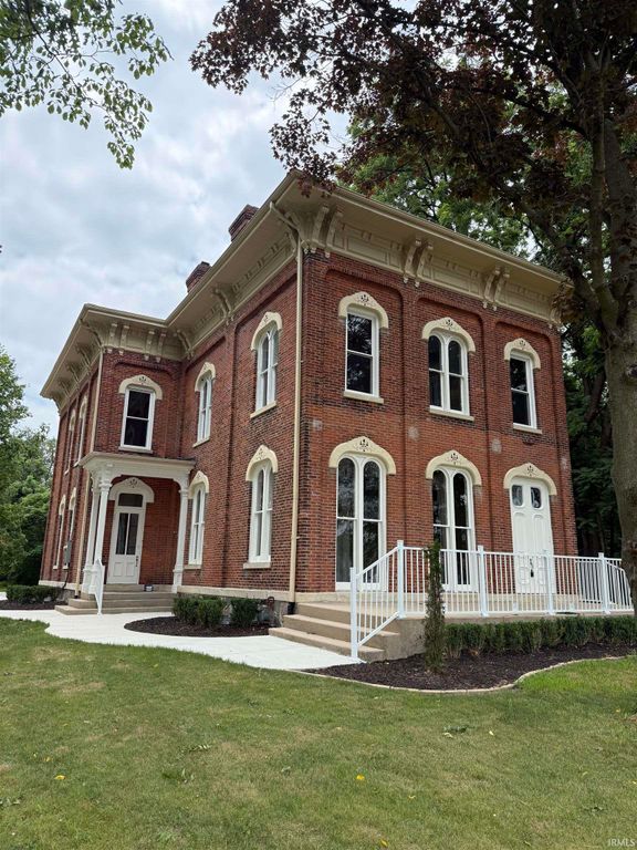 732 W Michigan Street, New Carlisle, IN 46552