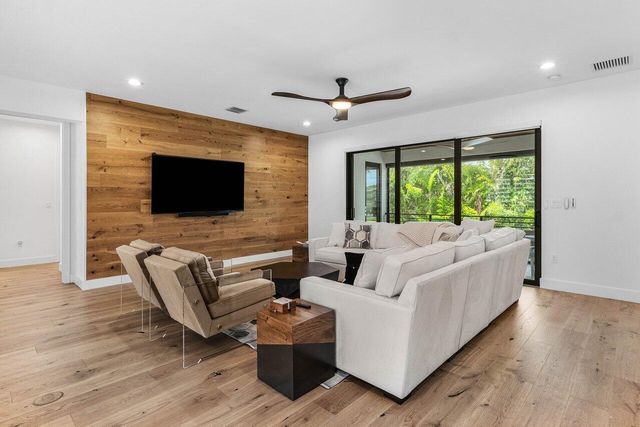 8568 Dream Falls Street, Boca Raton, FL 33496