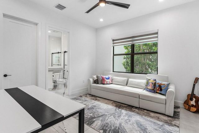 8568 Dream Falls Street, Boca Raton, FL 33496