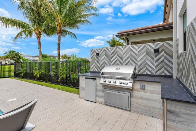 8568 Dream Falls Street, Boca Raton, FL 33496