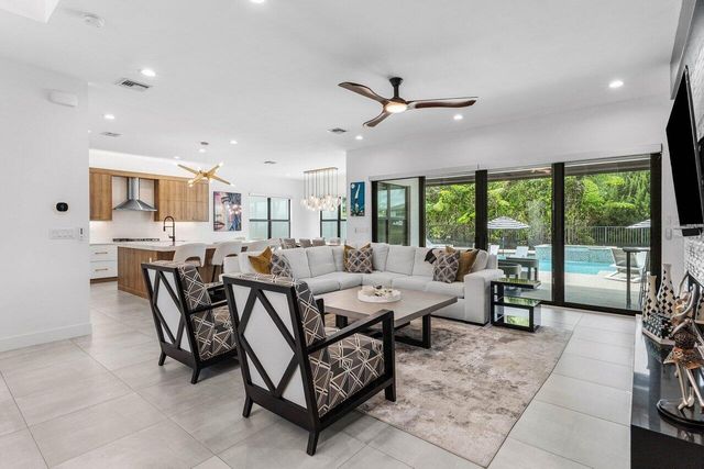 8568 Dream Falls Street, Boca Raton, FL 33496
