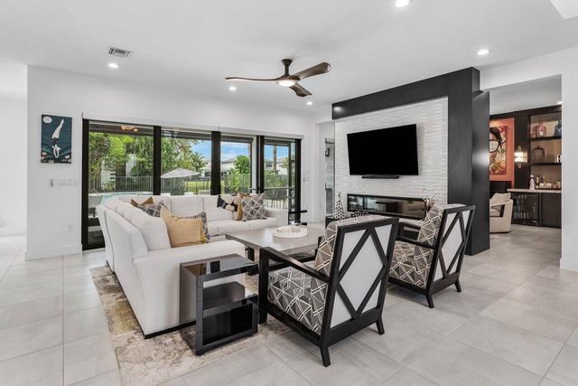8568 Dream Falls Street, Boca Raton, FL 33496