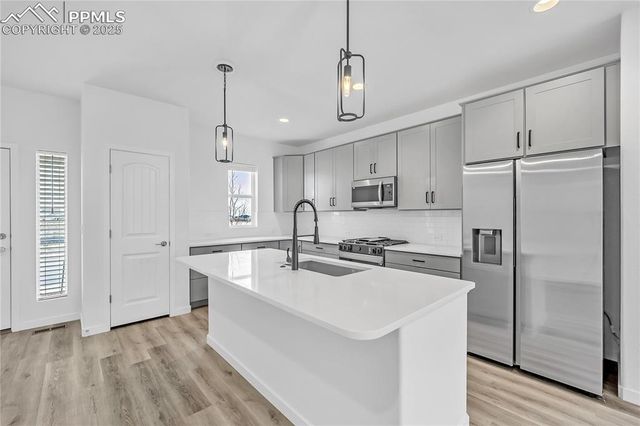 8172 Manor House Way, Colorado Springs, CO 80908