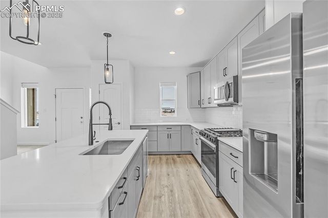 8172 Manor House Way, Colorado Springs, CO 80908