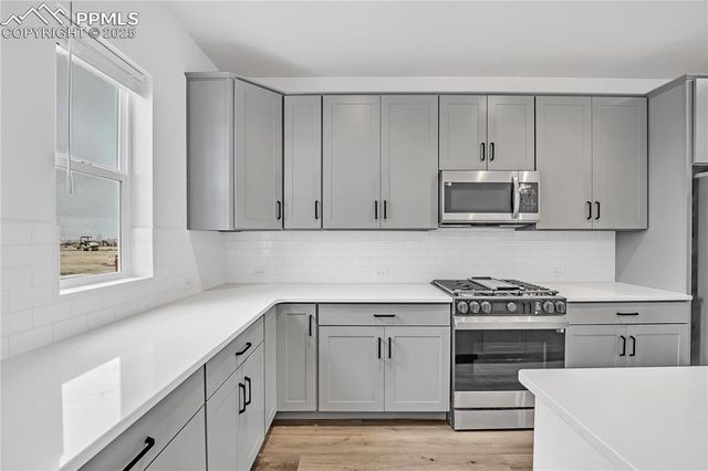 8172 Manor House Way, Colorado Springs, CO 80908