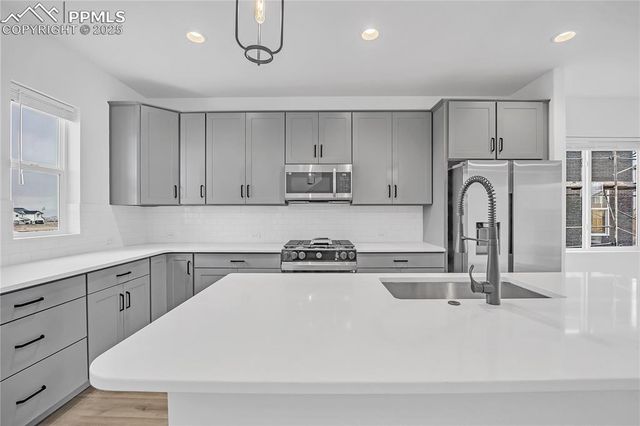 8172 Manor House Way, Colorado Springs, CO 80908